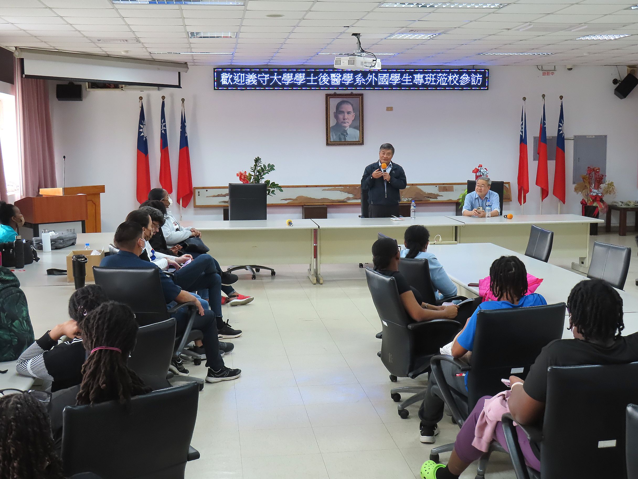 涂校長致詞感謝義守大學外籍生來訪