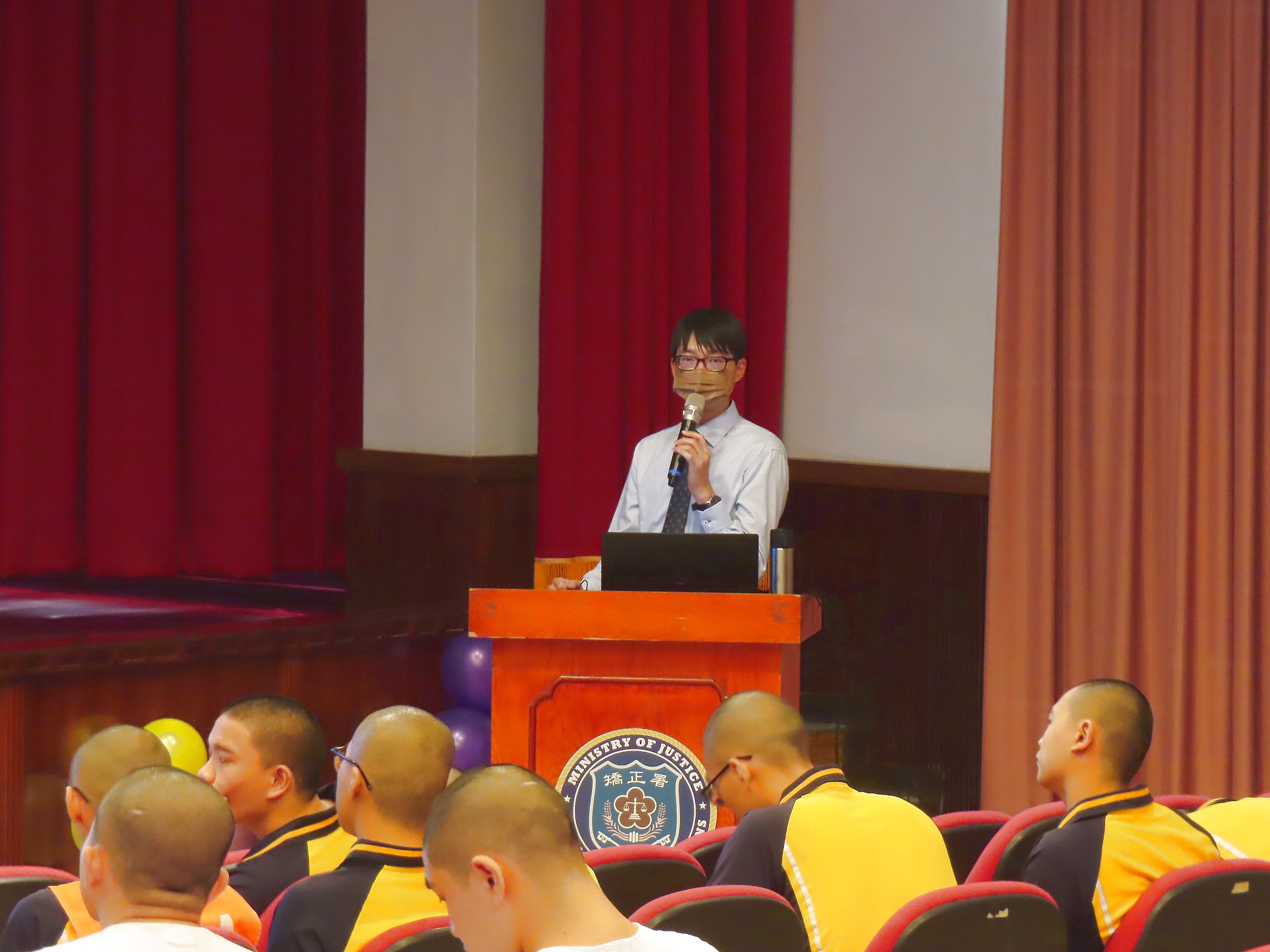劉律師說明校園霸凌及暴力防治法律規範