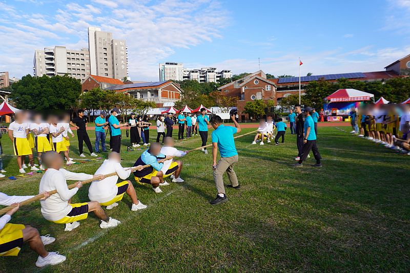 運動大會拔河比賽決賽情形