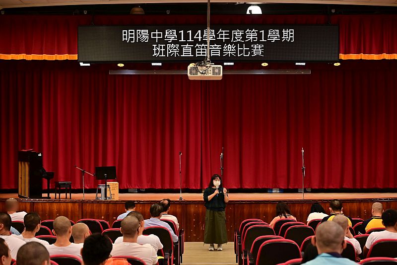 音樂老師於賽後講評情形