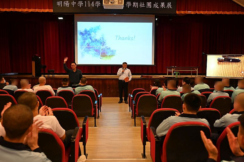 校長涂志宏於活動中致詞並介紹新到任秘書紀朝瓊情形